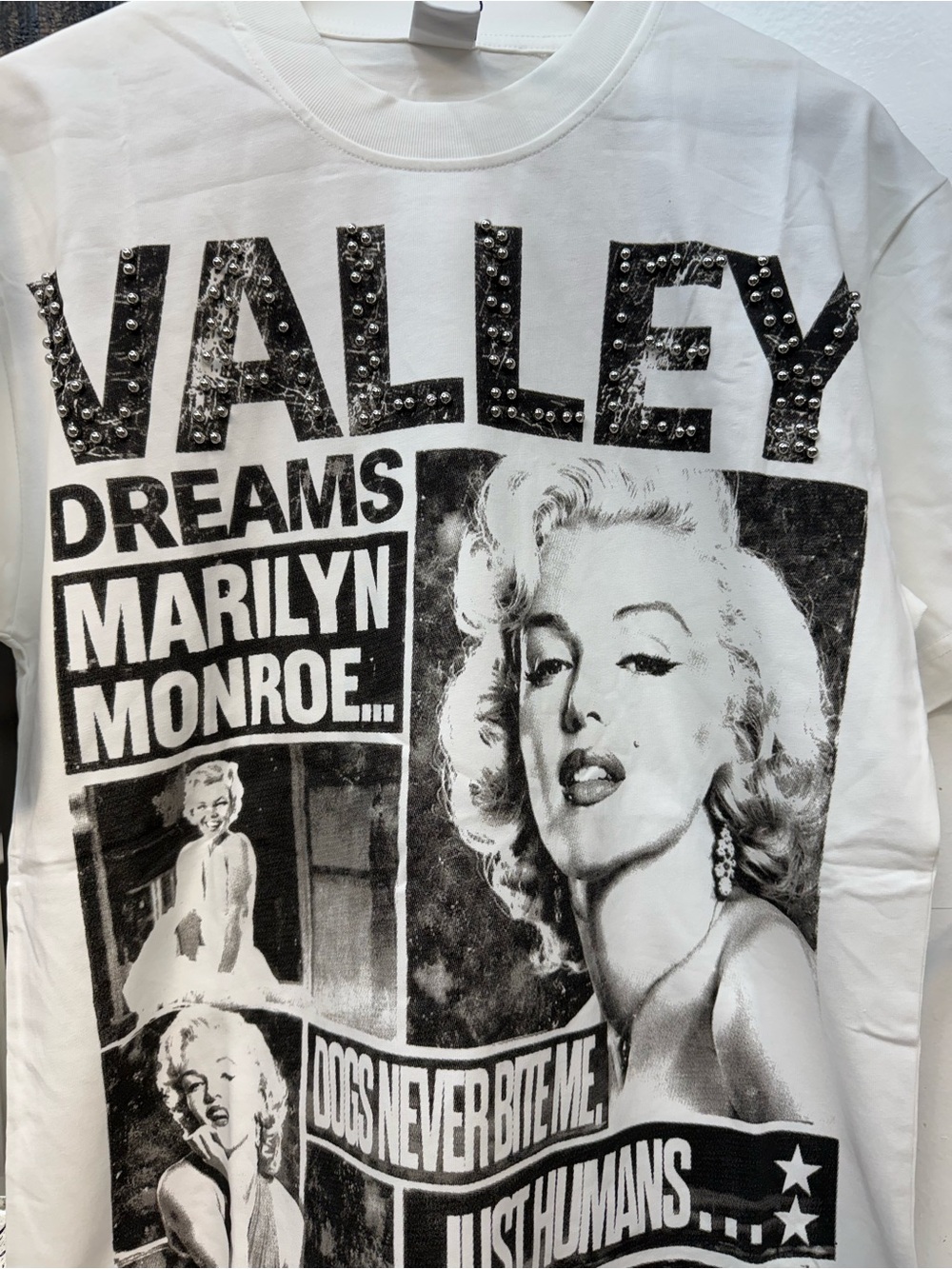 Vally Sports Marilyn Monroe Pearl logo Graphic Short Sleeve Tee - Cream/Black
